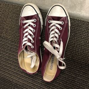 Maroon low top converse